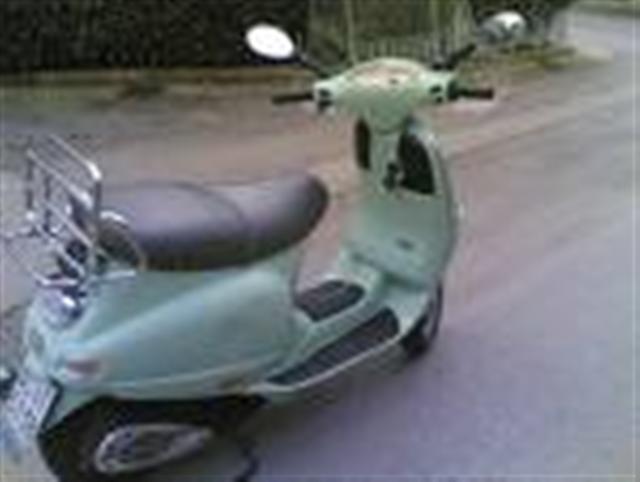 vespa small.jpg